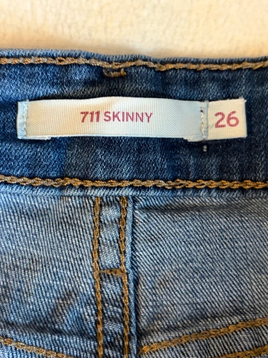 Levi's Dark Blue Distressed Skinny Jeans Size W/26 - Picture 3 of 7